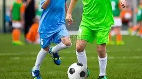 世预赛欧洲区首轮匈牙利3-3战平波兰，莱万进球又助球队保平。